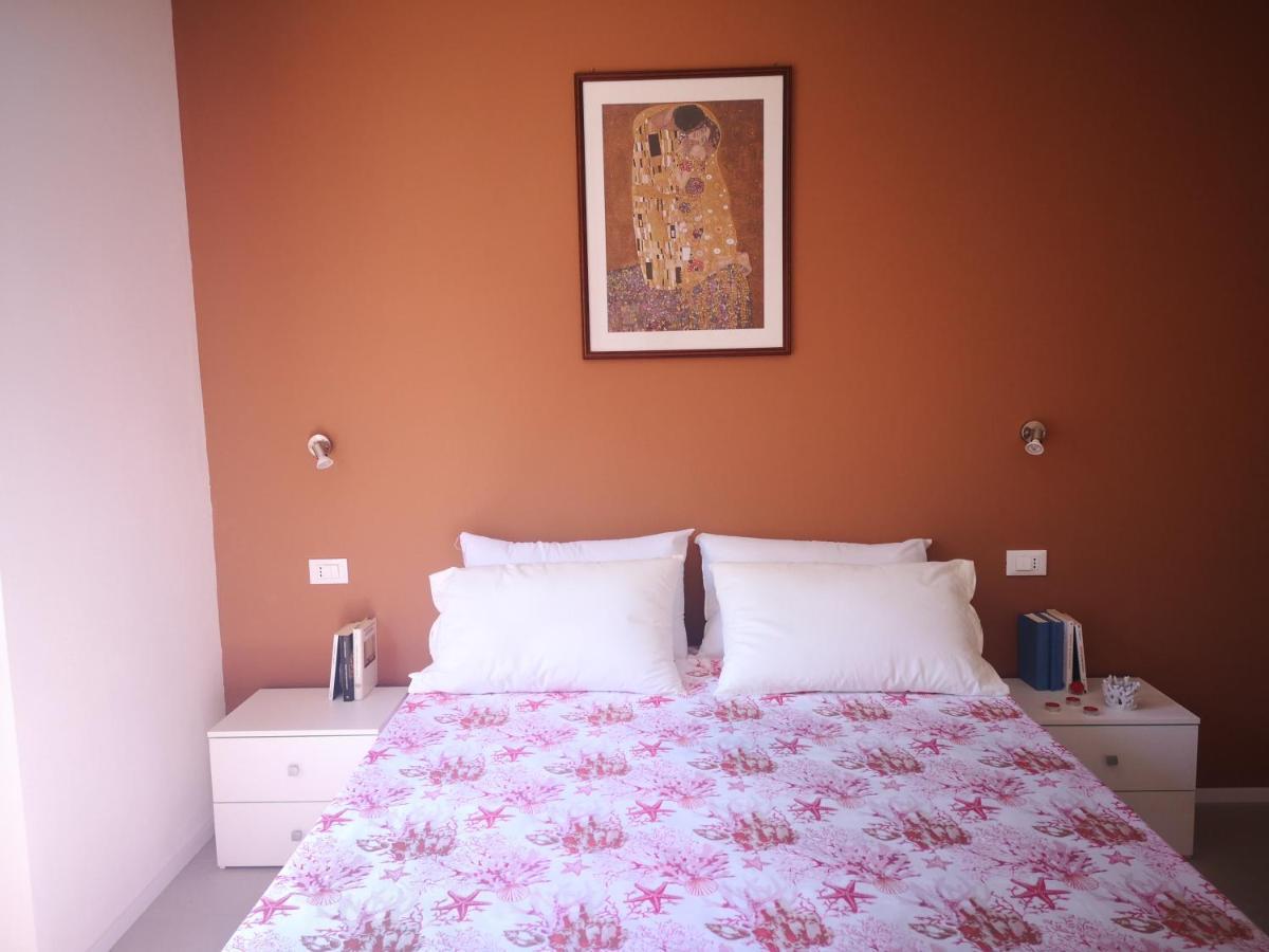 Il Giardino Di Anna - Charming Rooms In Cagliari Luaran gambar